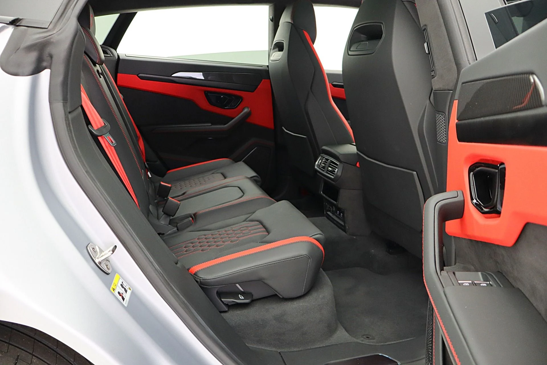 mph034_2485083185_Used_2025_Lamborghini_Urus_SELEASE_OPTIONS_AVAILABLE_15dad7c836