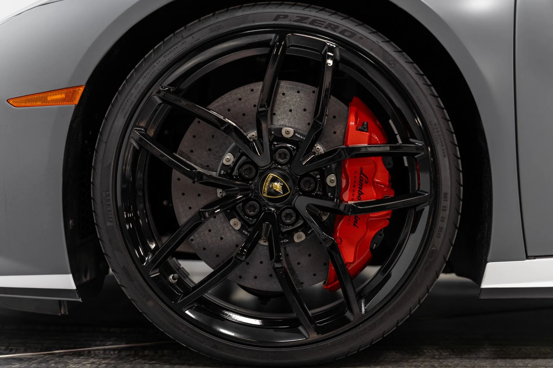 mph034_250531809_Used_2017_Lamborghini_Huracan_1765410503_8aba0eb78f