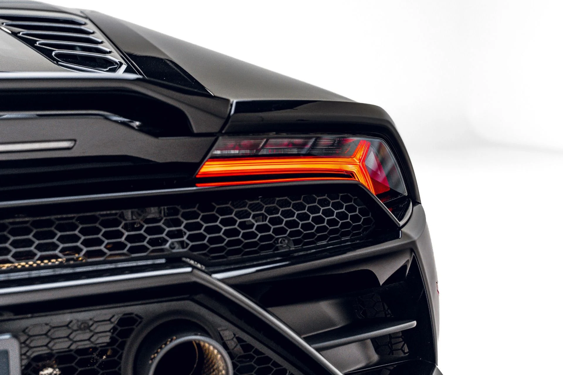 mph034_2524424523_Used_2021_Lamborghini_Huracan_EVO_1782507549_5525bfb06b