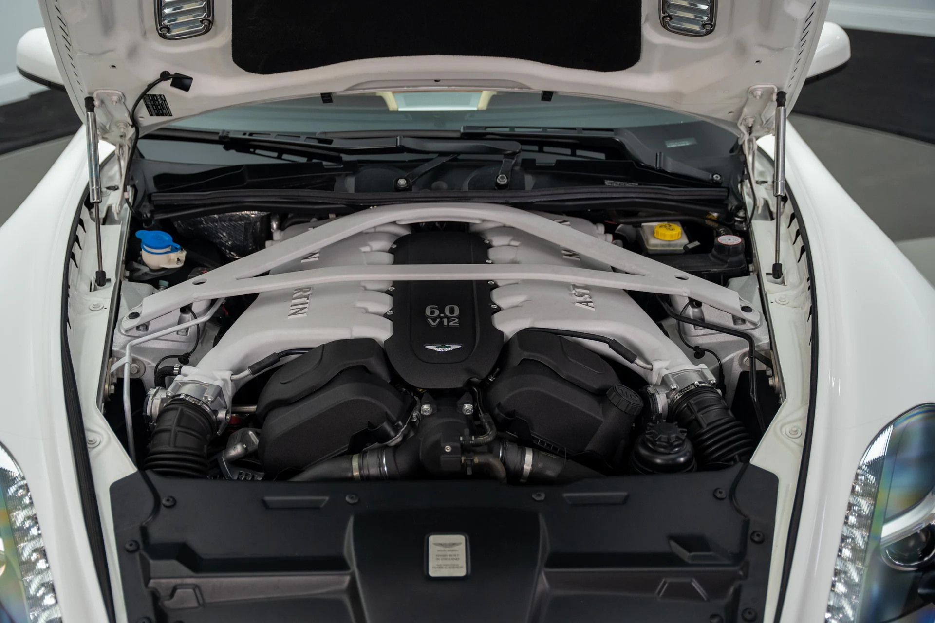 mph034_2526234042_RP_8412_engine_storage_001_d63c161c41