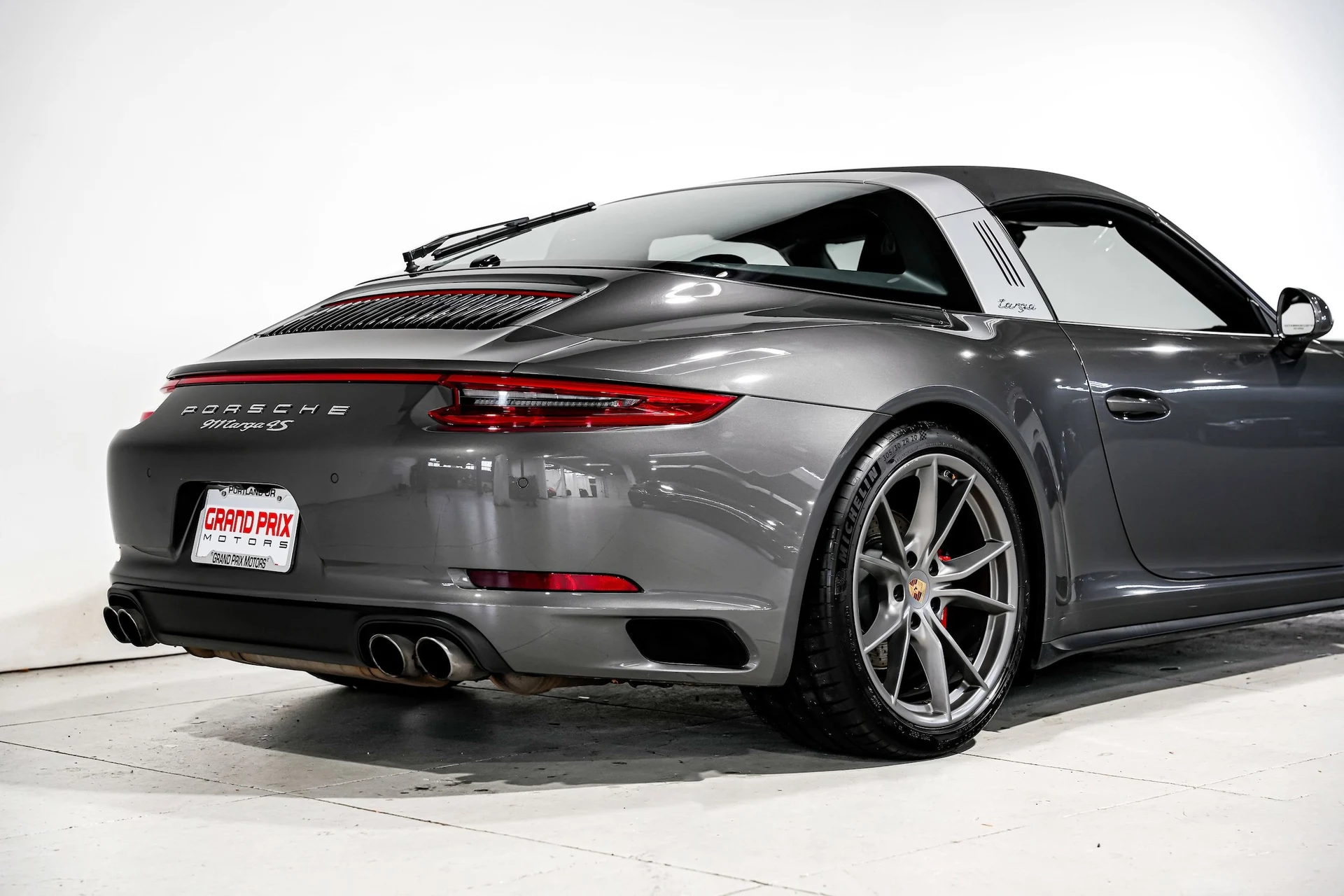 mph034_2530850820_3043fe3d9133a98e00e498bc031cb209x_33176aa47a