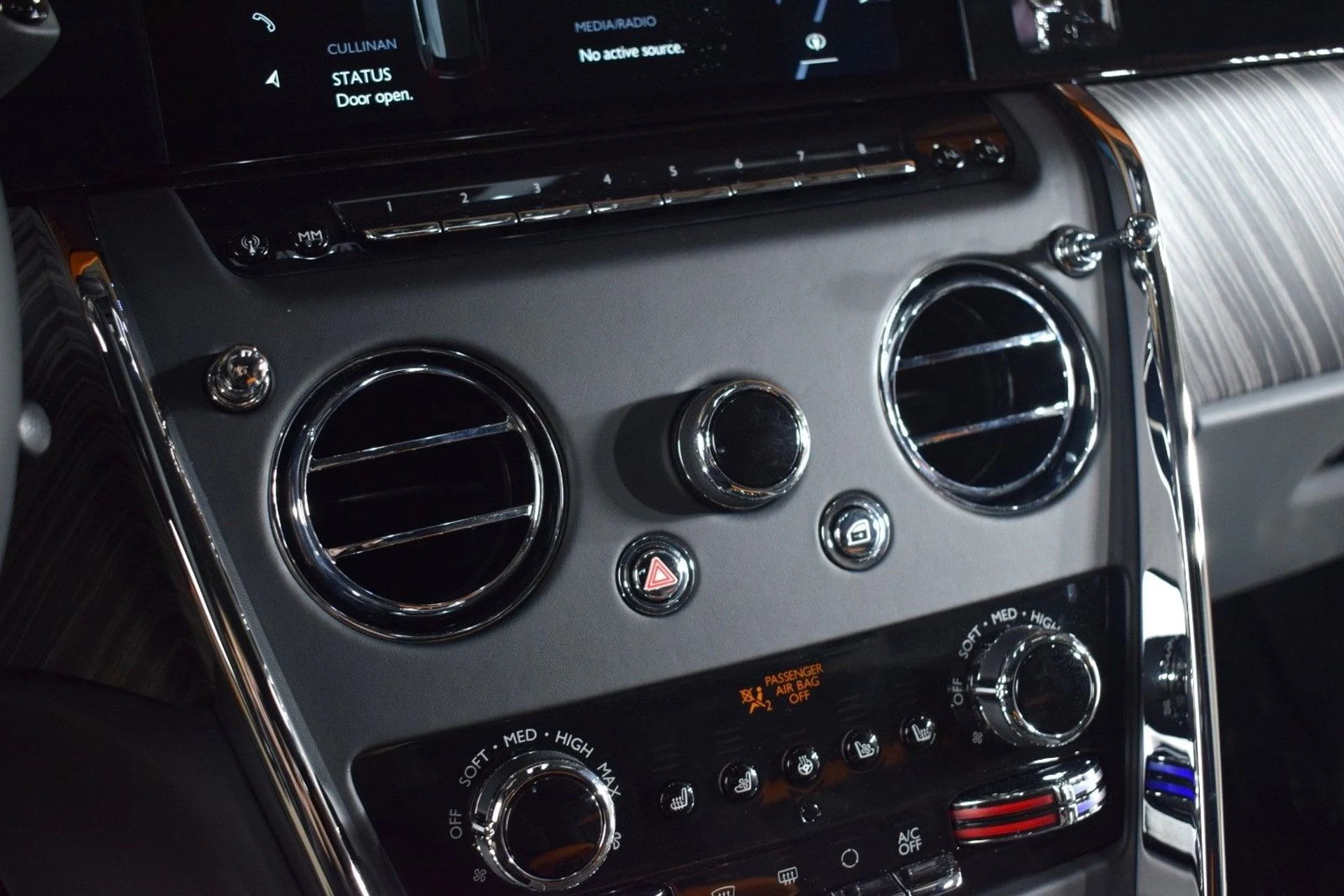 mph034_2535373339_b8f063f3826a525d6d7194dac5db8d3ax_f823054236