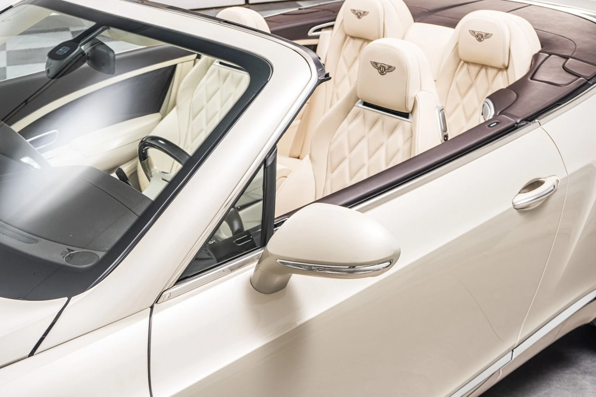 mph034_254199077_Used_2014_Bentley_Continental_GTC_Speed_Low_Miles_Extended_Veneers_Classic_Color_Combination_1785352164_d802a67f6c