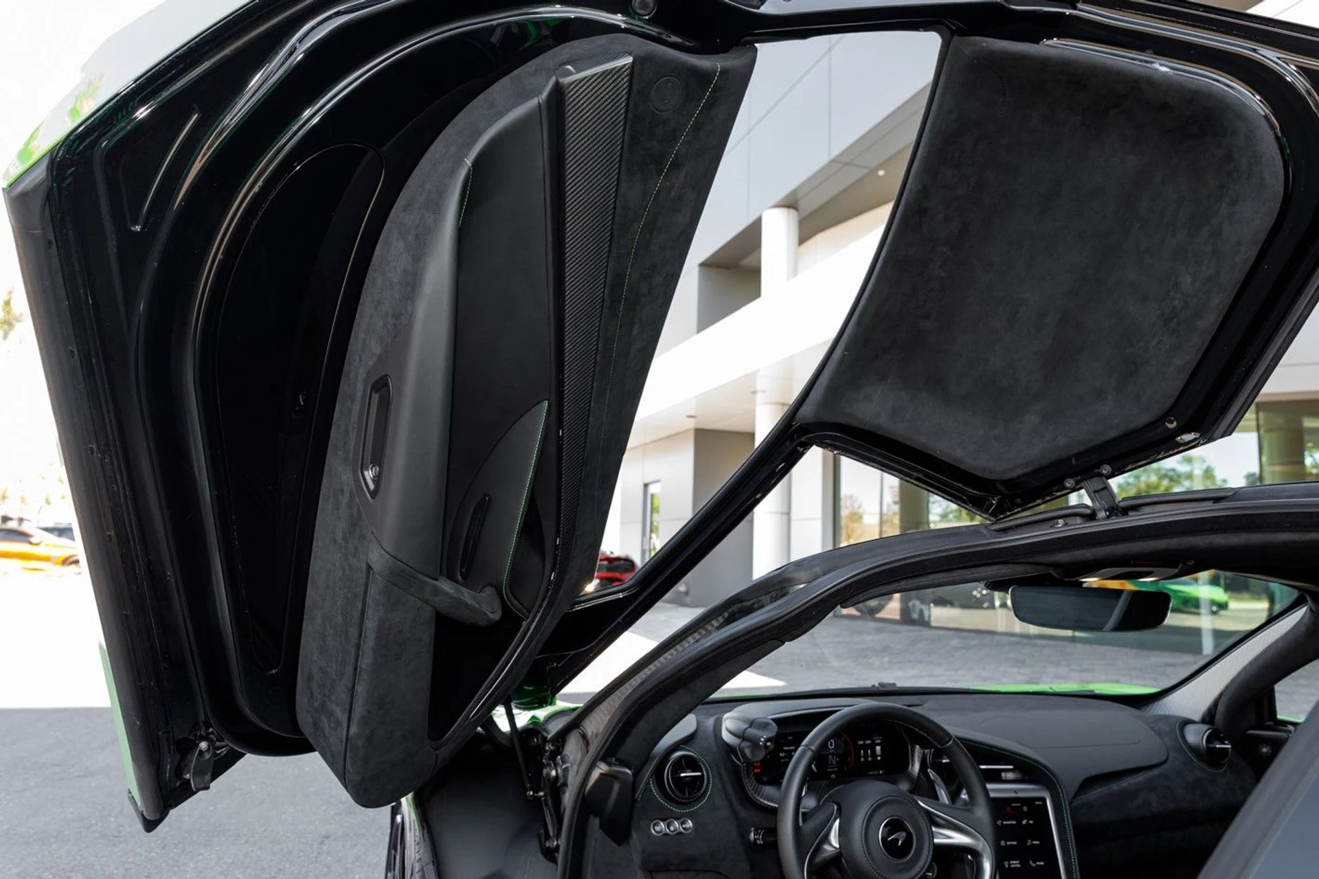 mph034_2549513547_668_p35_l_2b53621030