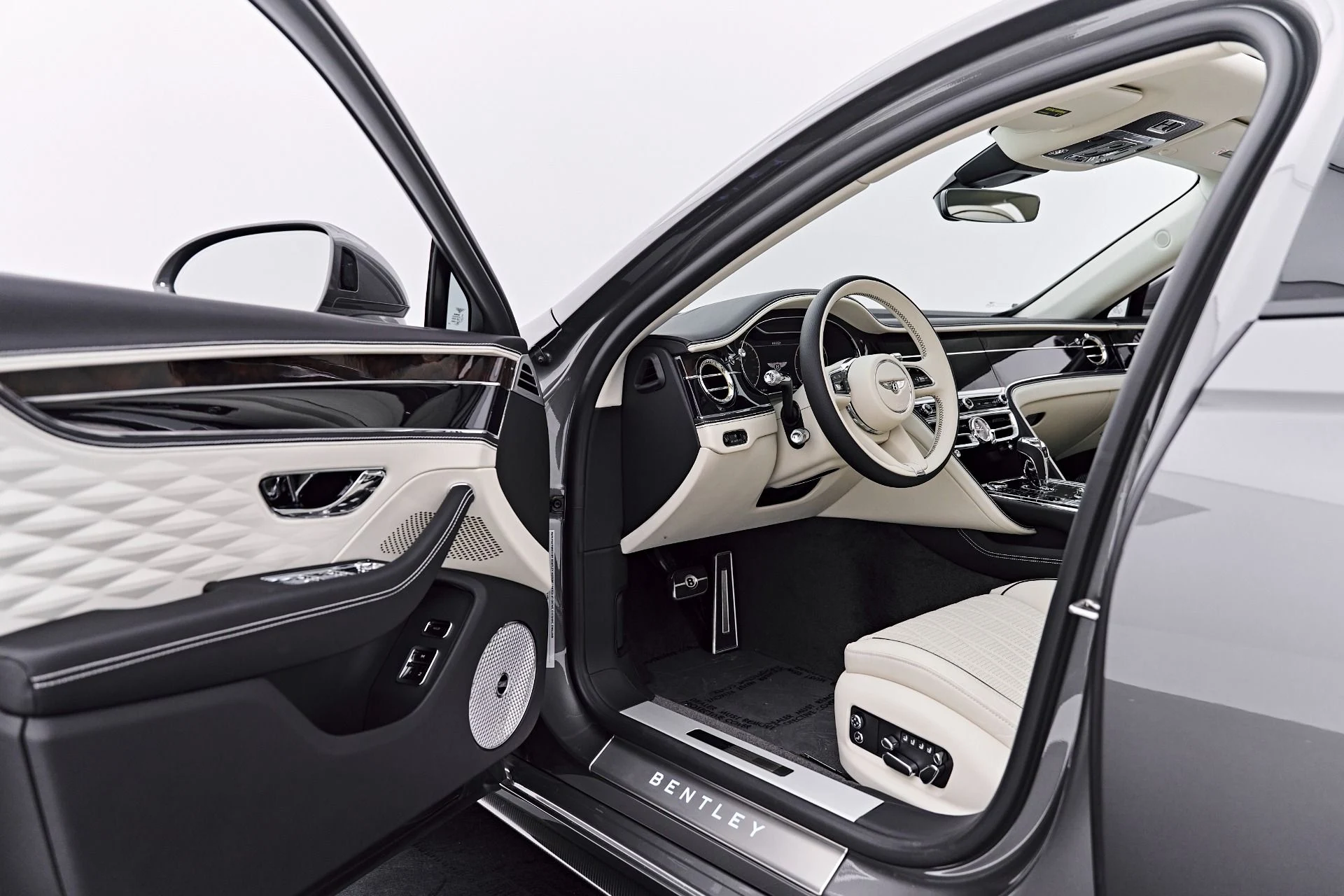 mph034_2558871038_Used_2022_Bentley_Flying_Spur_W12_1786226195_77c33474e9