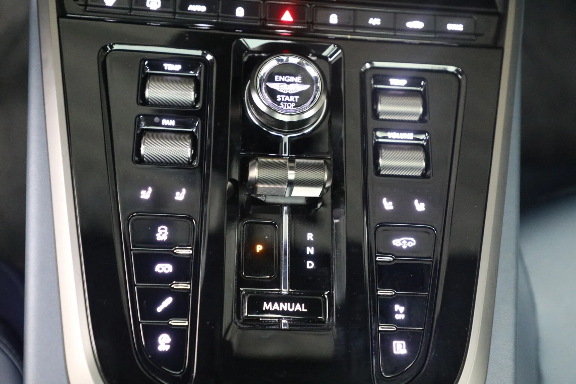 mph034_2562488587_New_2025_Aston_Martin_DBX_707_1762018753_b5ff96991f