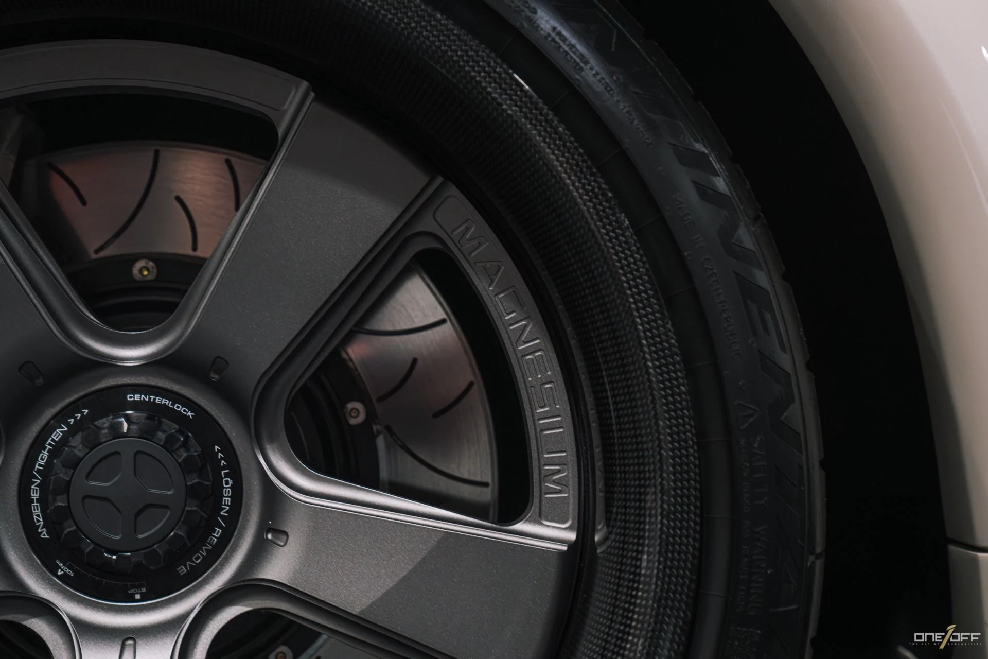 mph034_2566763951_Used_1997_Porsche_911_Gunther_Werks_Speedster_1762325156_7c01d2b80d