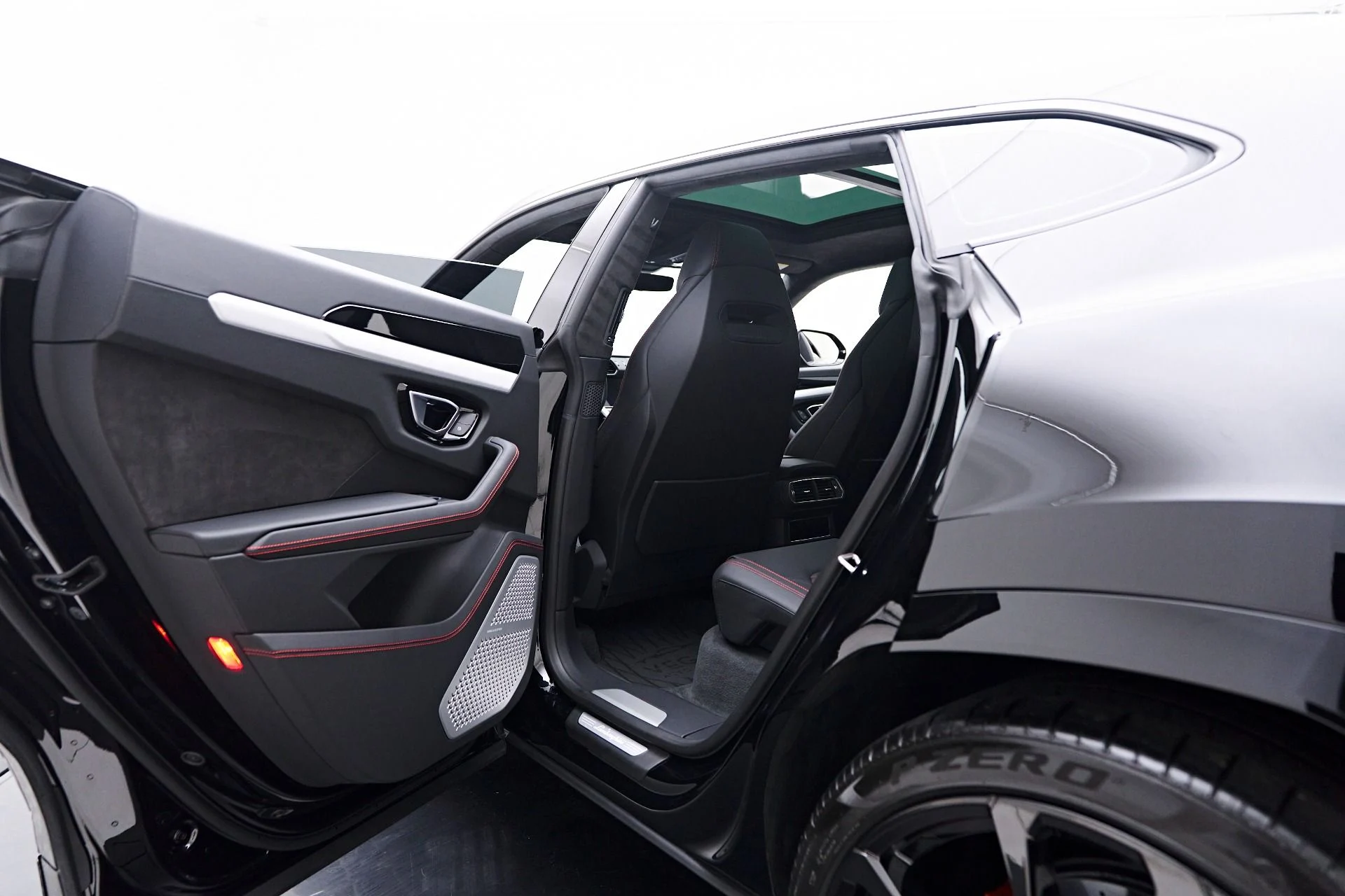 mph034_2569971343_Used_2022_Lamborghini_Urus_1753311555_4673cc692a