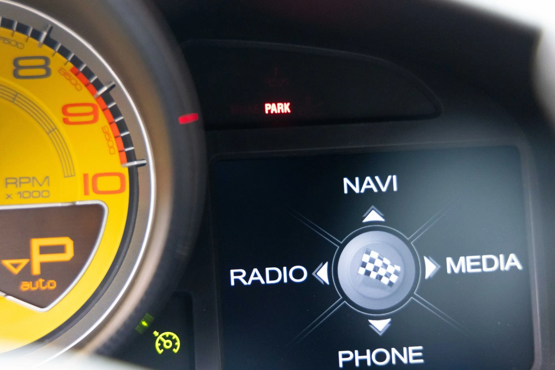 mph034_2576722961_Used_2014_Ferrari_F12berlinetta_1761682379_b9b78ba079