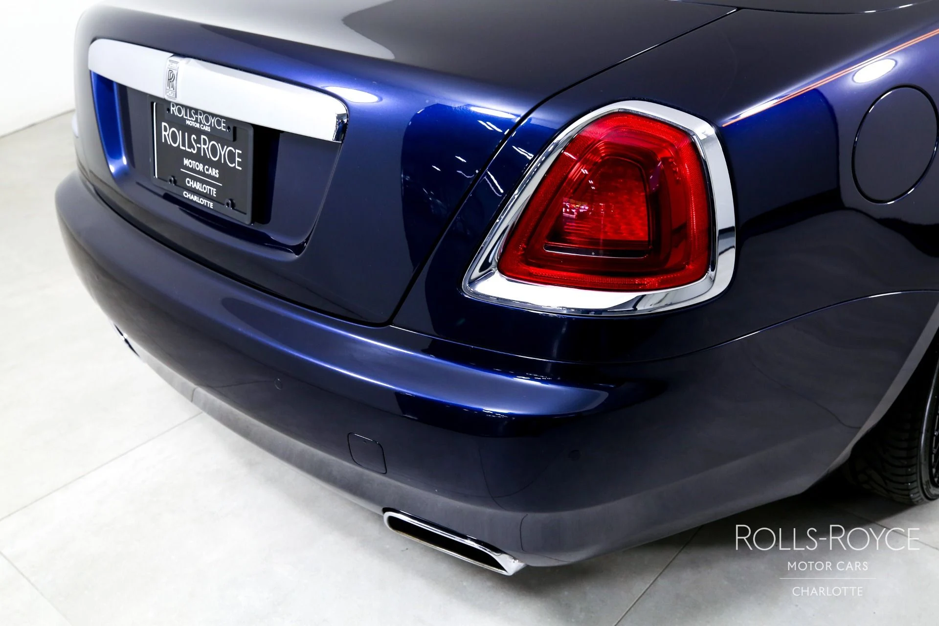 mph034_2580098329_Used_2017_Rolls_Royce_Dawn_1702592484_f4e69042e8