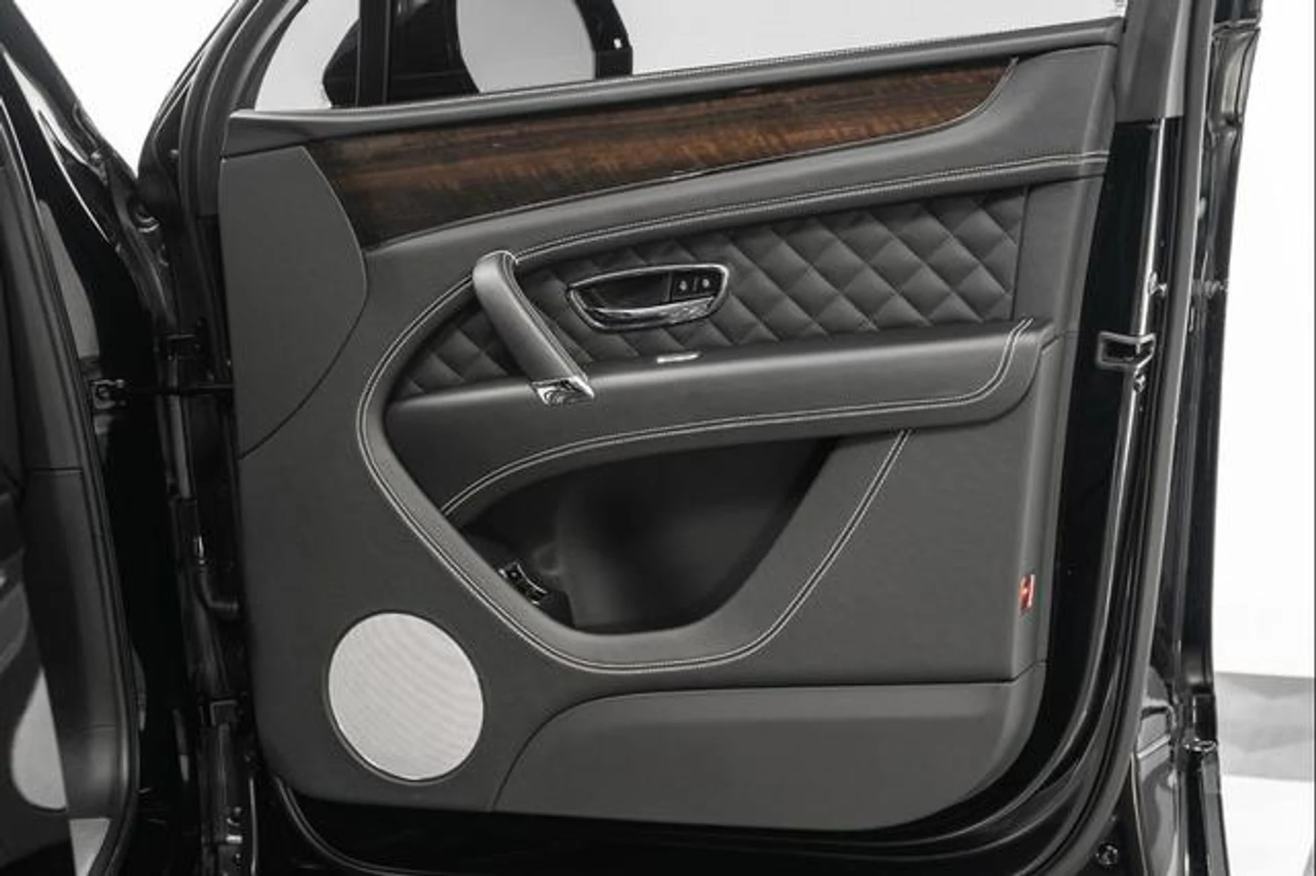 mph034_2586793811_Dl_Xms_P_Uho_G_Eqjv0p_Vp2ff_Bkh1_Po_8a4940fad9