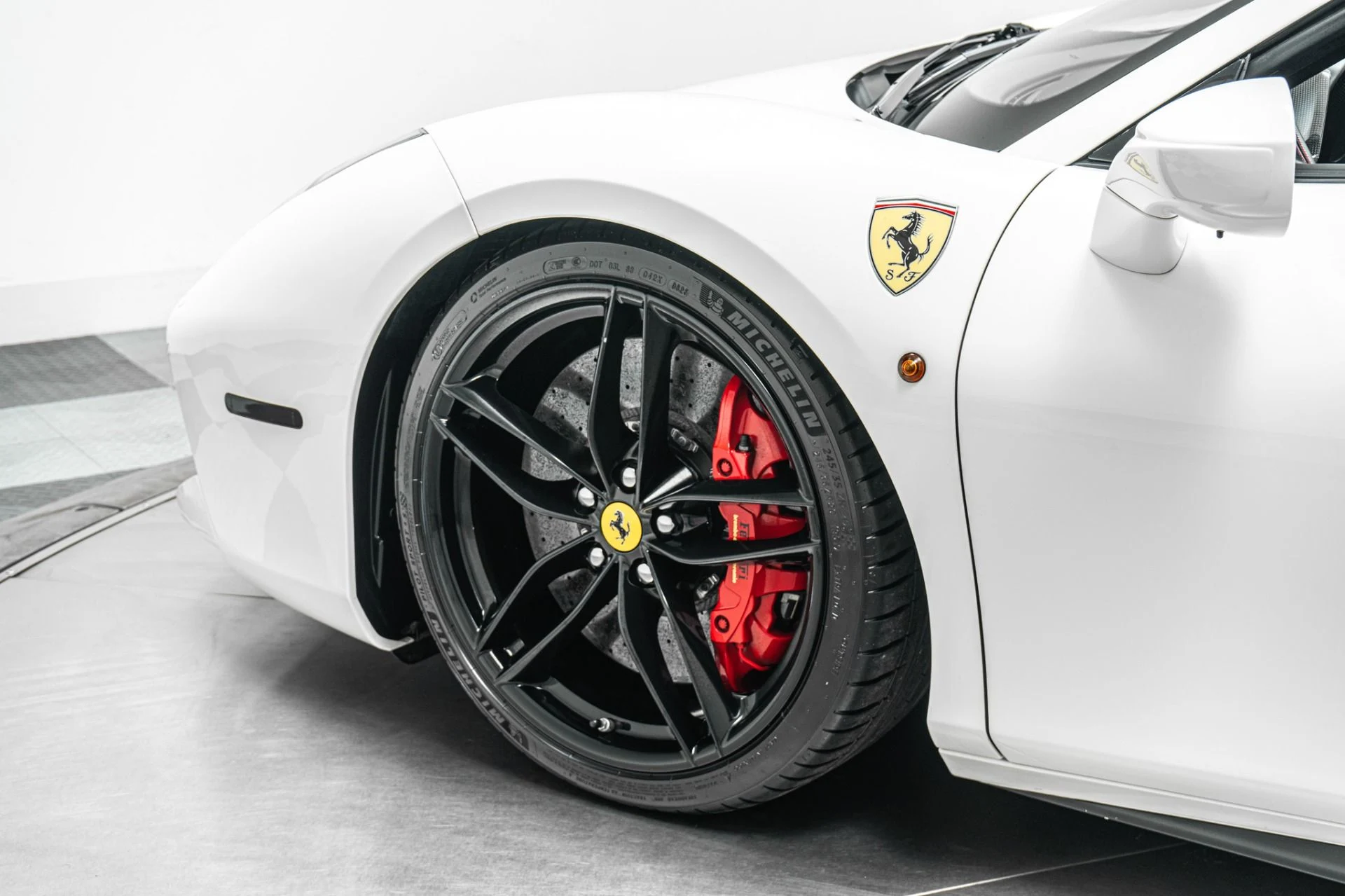 mph034_2588590234_Used_2018_Ferrari_488_Spider_1783615982_76303968c7
