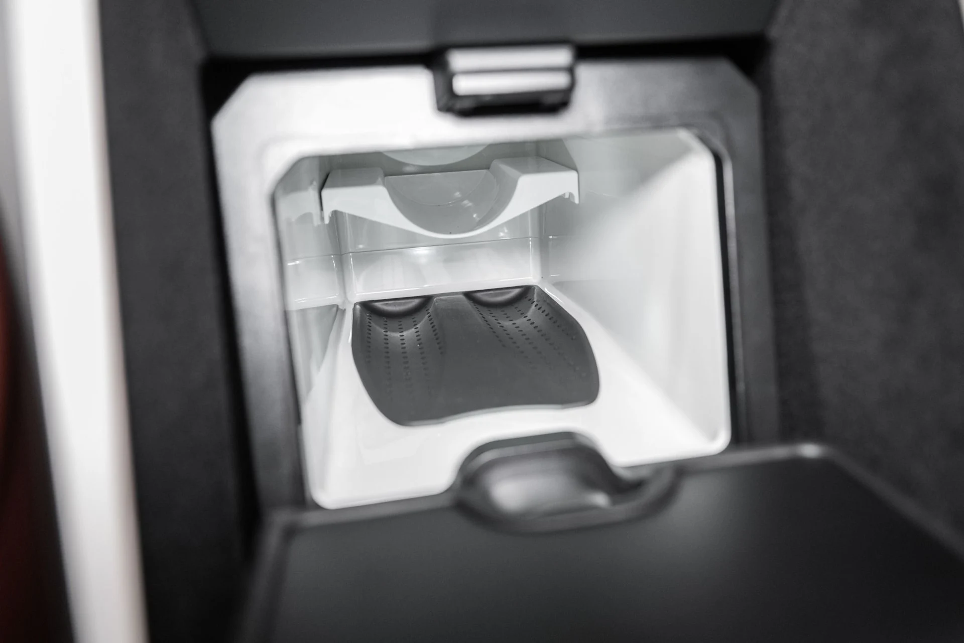 mph034_2619536139_Used_2022_Mercedes_Benz_GLS_Maybach_GLS_600_1761673303_d651a77d5e