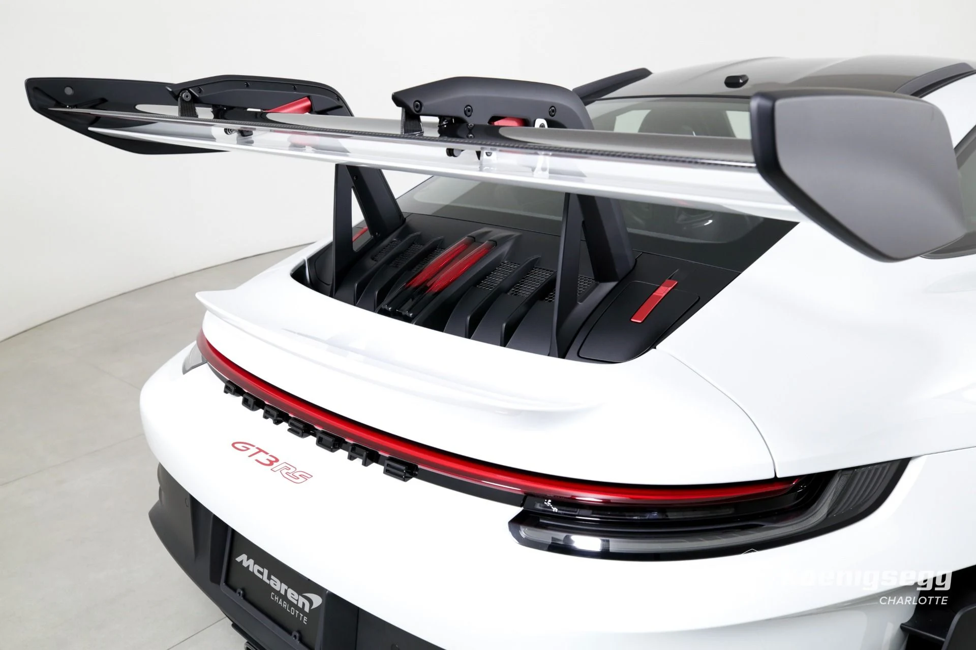 mph034_2625557321_Used_2024_Porsche_911_GT_3_RS_1737481438_1852aa877d