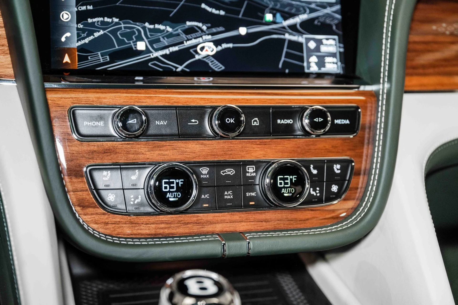 mph034_2645118092_Used_2023_Bentley_Bentayga_EWB_Azure_V8_1716828034_79b3f8e446