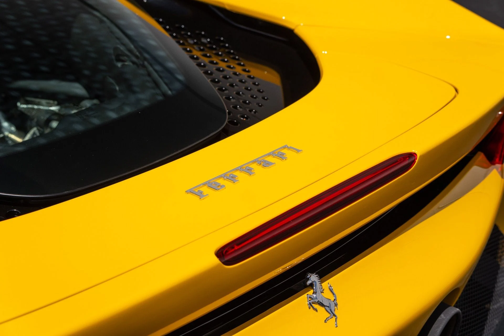 mph034_2661561552_Used_2021_Ferrari_SF_90_Stradale_1779339411_6c095a0809