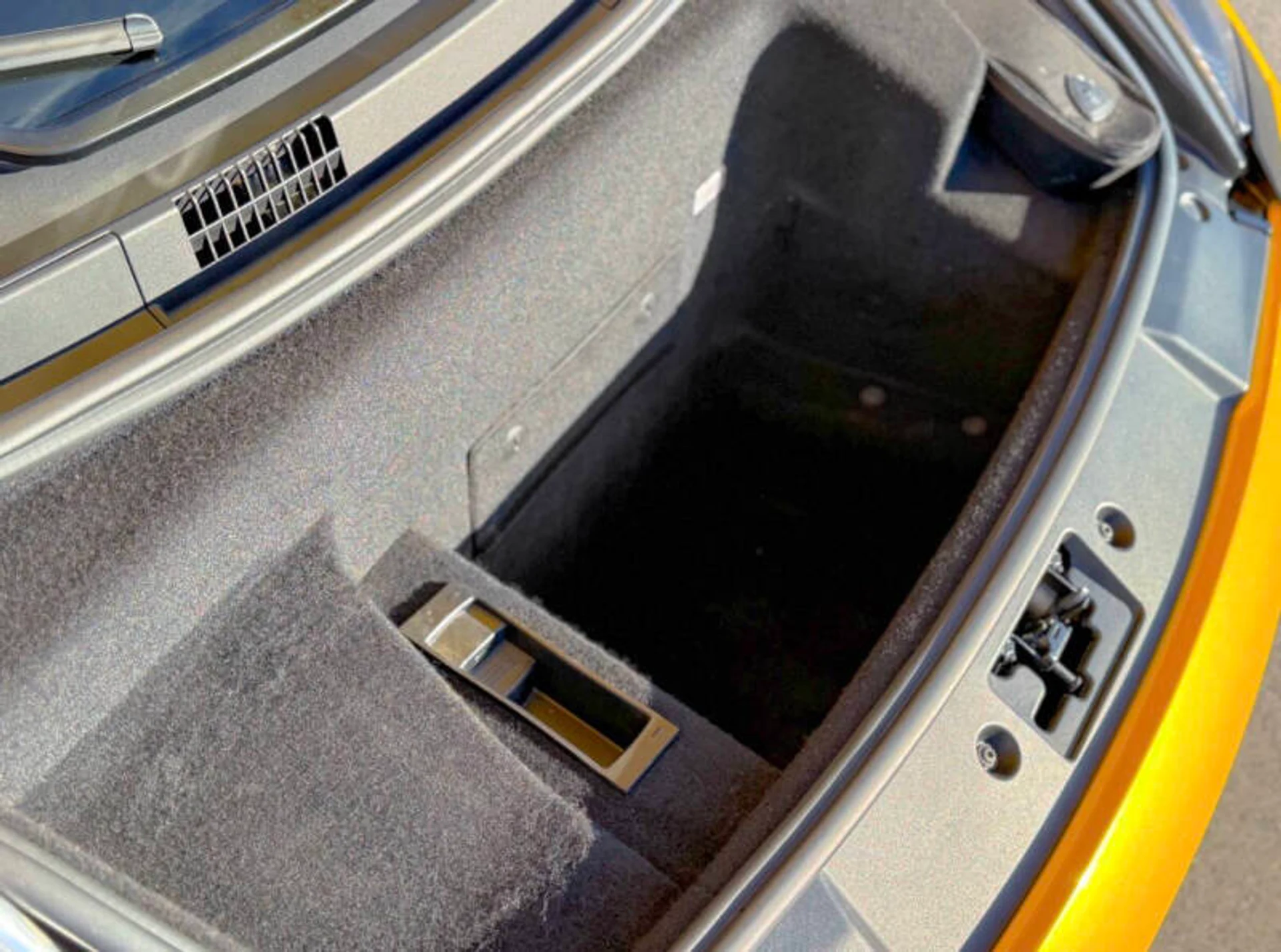 mph034_2684891761_2008_lamborghini_gallardo_base_awd_2dr_coupe_bf45edc697