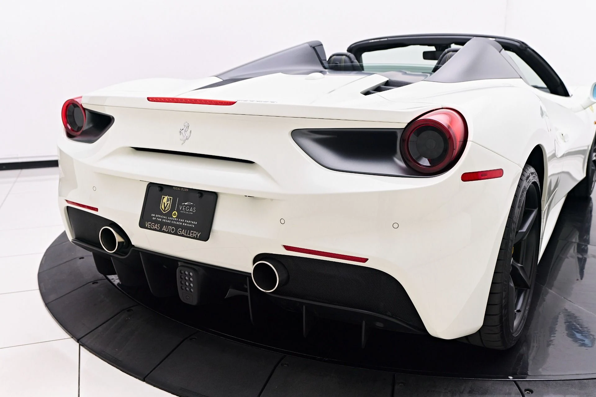 mph034_2684998573_Used_2019_Ferrari_488_Spider_Base_1748546084_fb4707761d