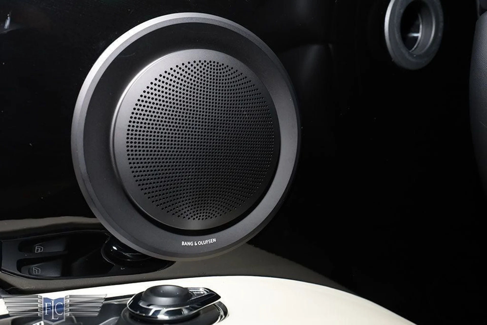 mph034_2693154656_used_2022_aston_martin_dbs_superleggeracoupe_9689_23016828_35_1024_b3d5c91be1