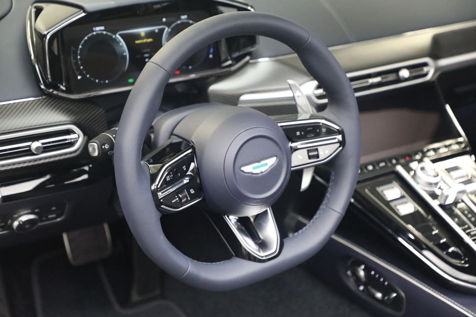 mph034_2700186601_New_2026_Aston_Martin_Vantage_S_Roadster_1786132821_e0ad44d1fd