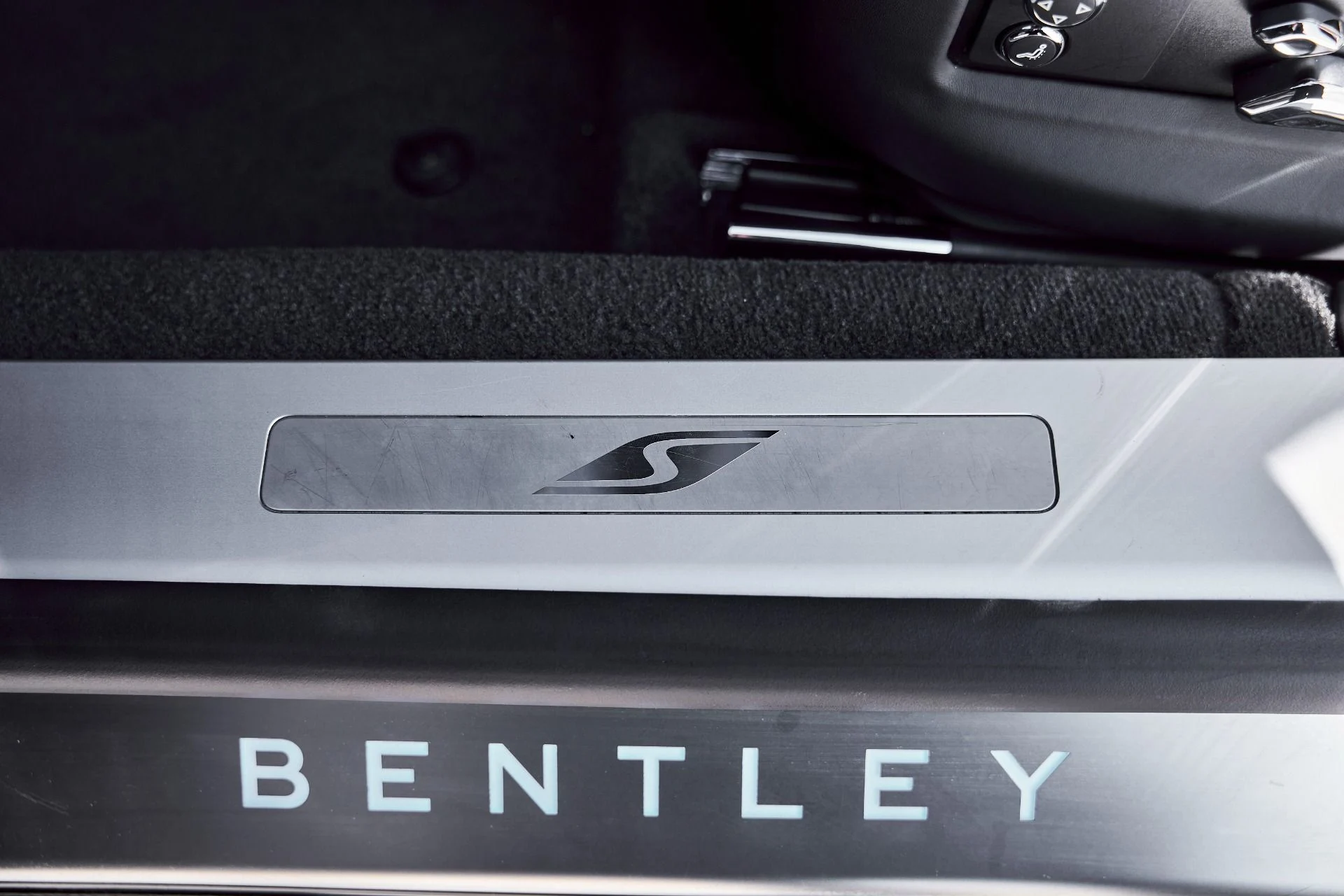 mph034_2708987242_Used_2023_Bentley_Flying_Spur_S_1770950668_c630555c39