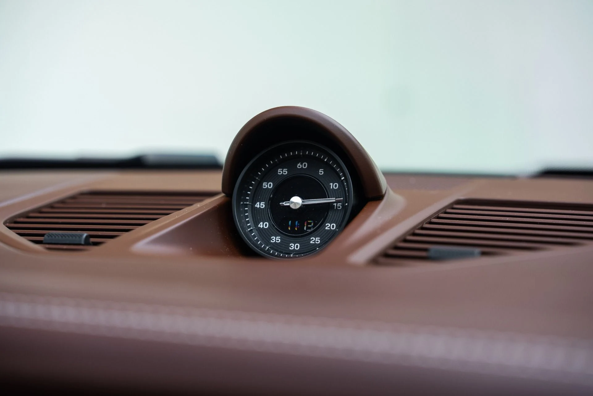 mph034_2717924429_Used_2024_Porsche_911_Carrera_1765496825_505979b435