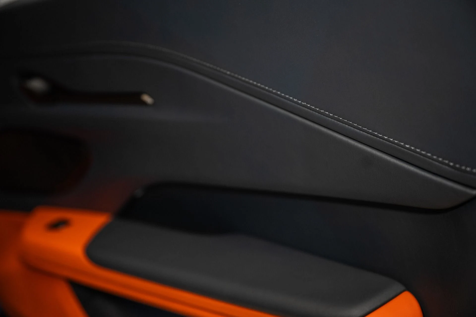 mph034_272447306_Used_2025_Aston_Martin_Vantage_Coupe_1737041109_d9acfa8719