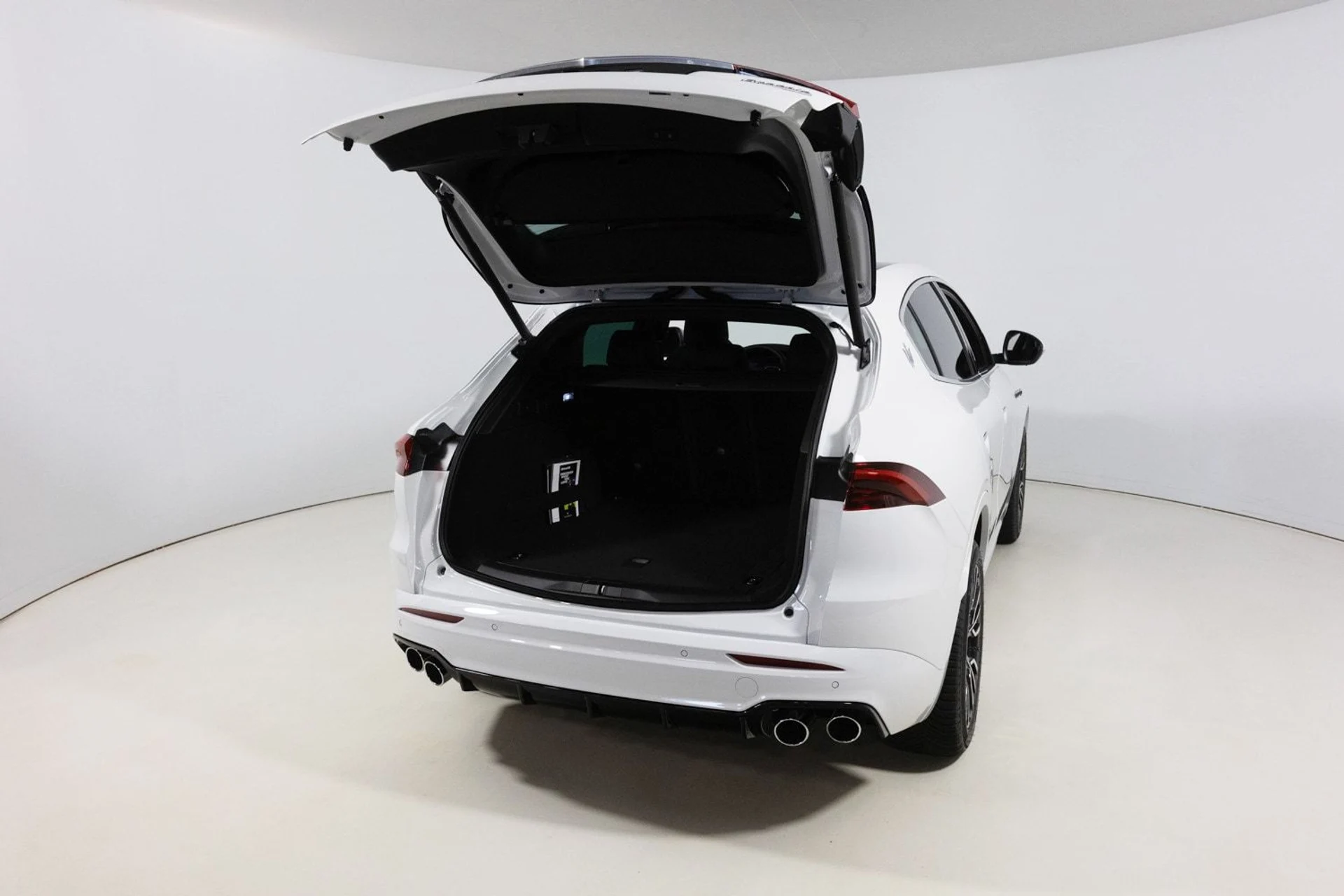 mph034_2727739441_1585a3e2df8242668f8965c63bfc6f90_93f8bf4207