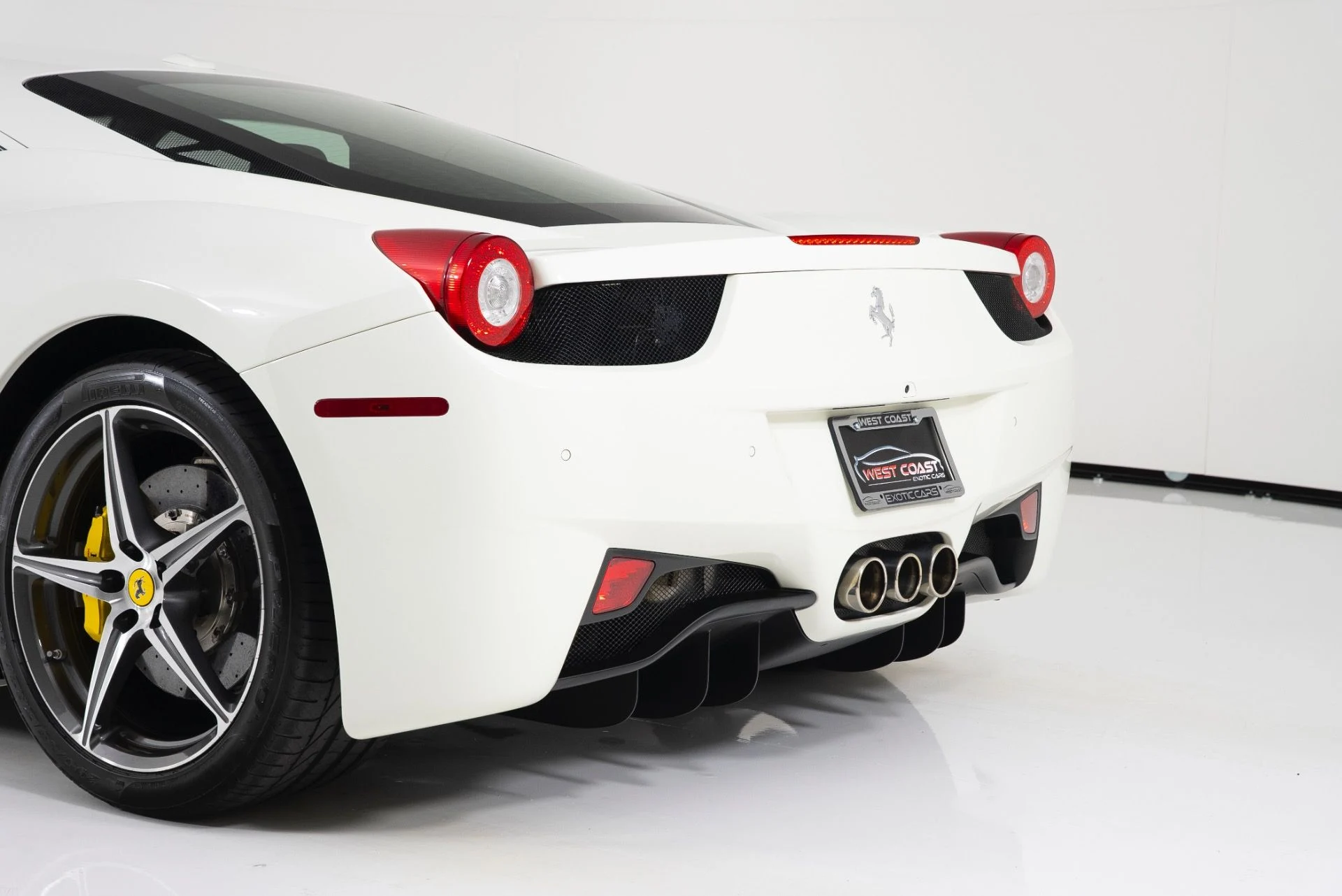 mph034_2731062230_Used_2015_Ferrari_458_Italia_Coupe_1753415716_00a085a4b1