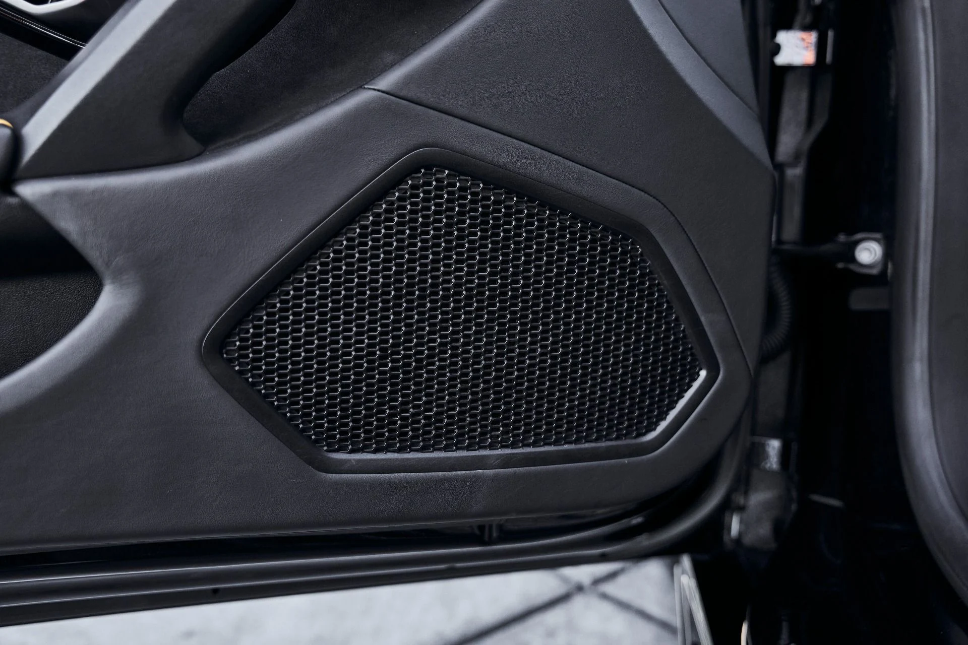 mph034_2735652188_Used_2021_Lamborghini_Huracan_EVO_Base_1774404988_7f4ff1e260