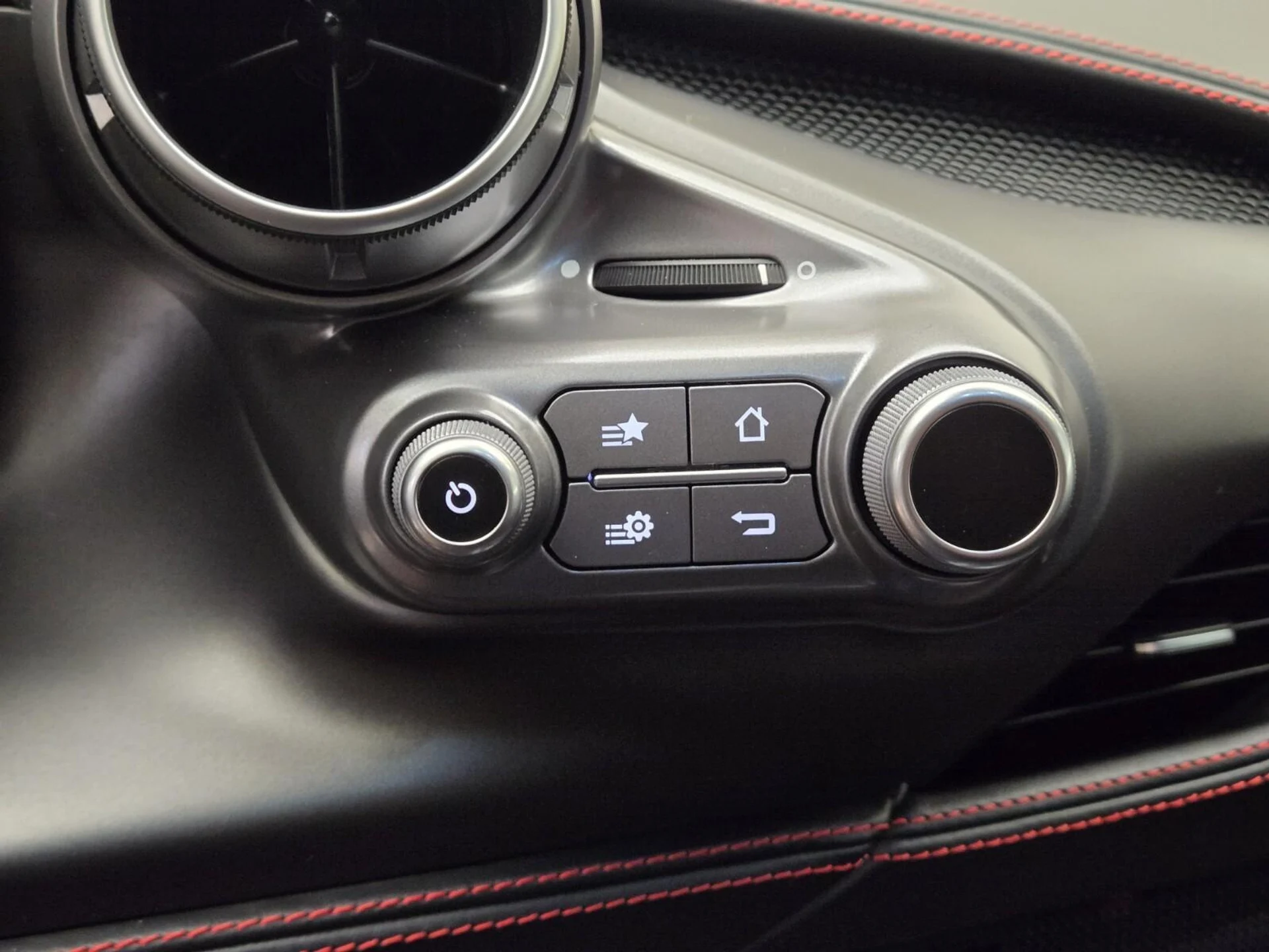 mph034_2768281511_Used_2020_Ferrari_F8_Tributo_1756364958_5303f3f5e9