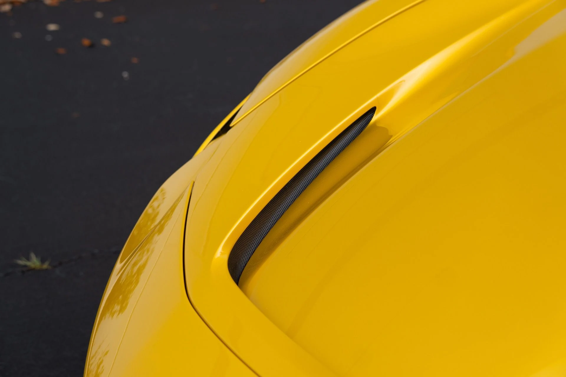 mph034_2804323585_Used_2022_Ferrari_SF_90_Spider_1775626389_6b99d79550