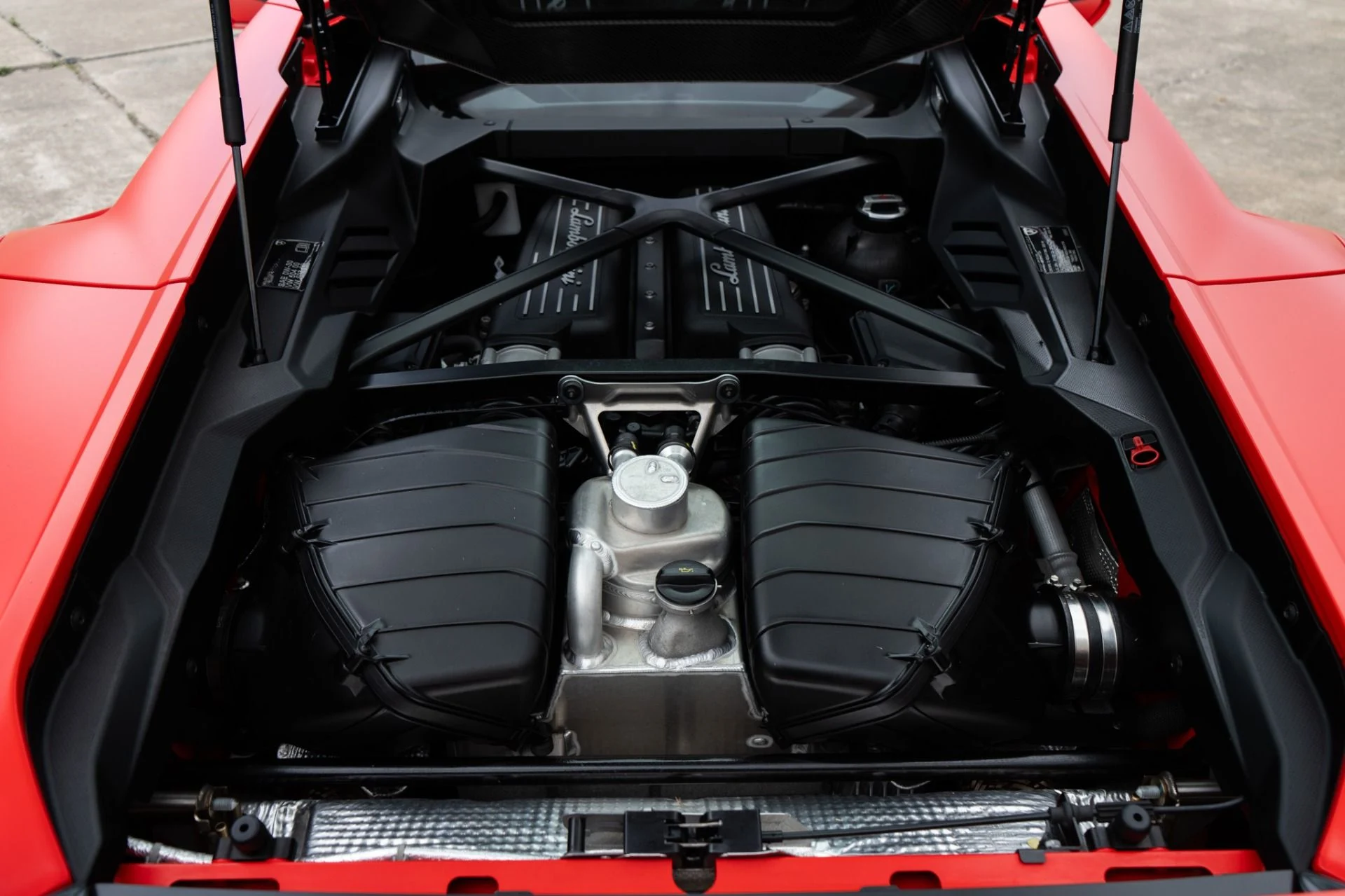 mph034_2804873603_Used_2023_Lamborghini_Huracan_Tecnica_1776704474_96e094deb5