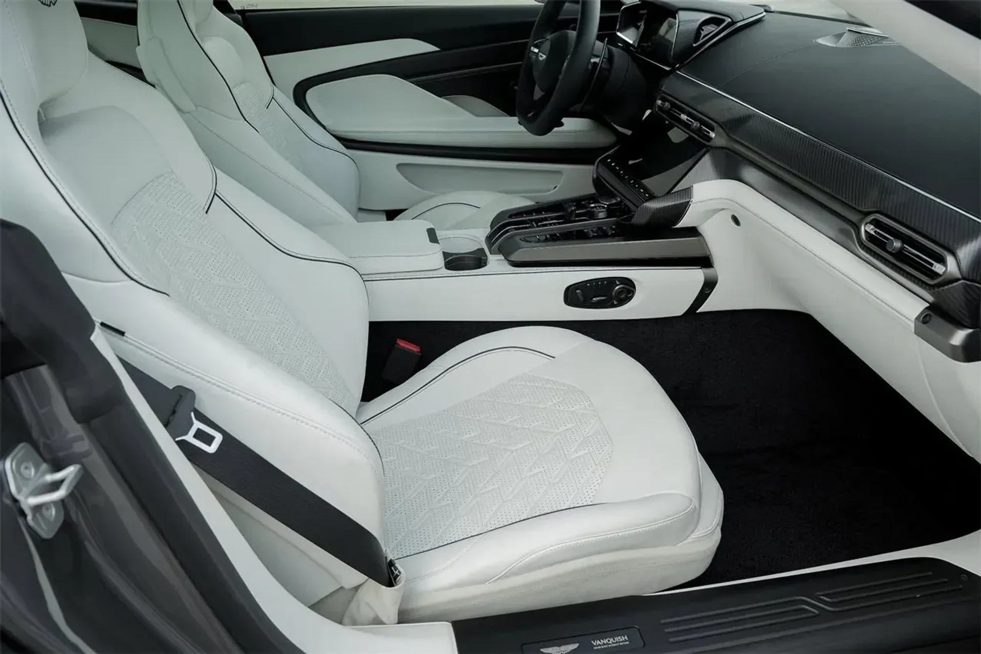 mph034_2806597872_ff8d44b834a347b5aa7284064e390507_2ed8861984