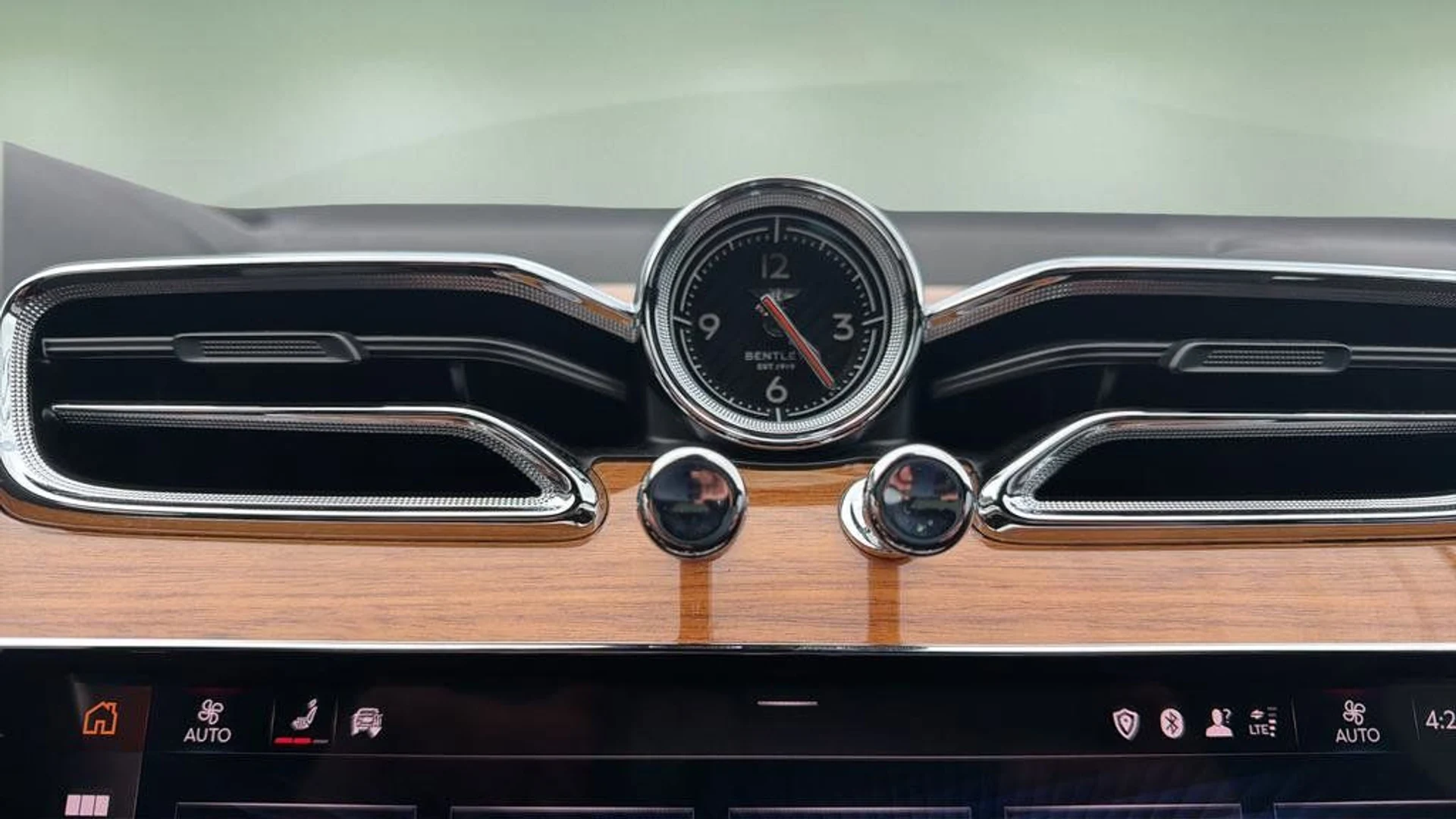 mph034_2814443540_033ffac20c284a479c666d84a0790eaf_60ec9f1c80