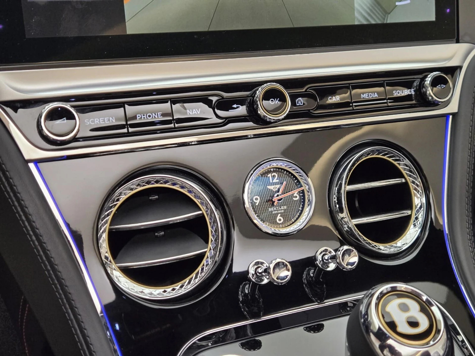 mph034_2824323030_Used_2020_Bentley_Continental_GT_V8_1769150865_219143d241