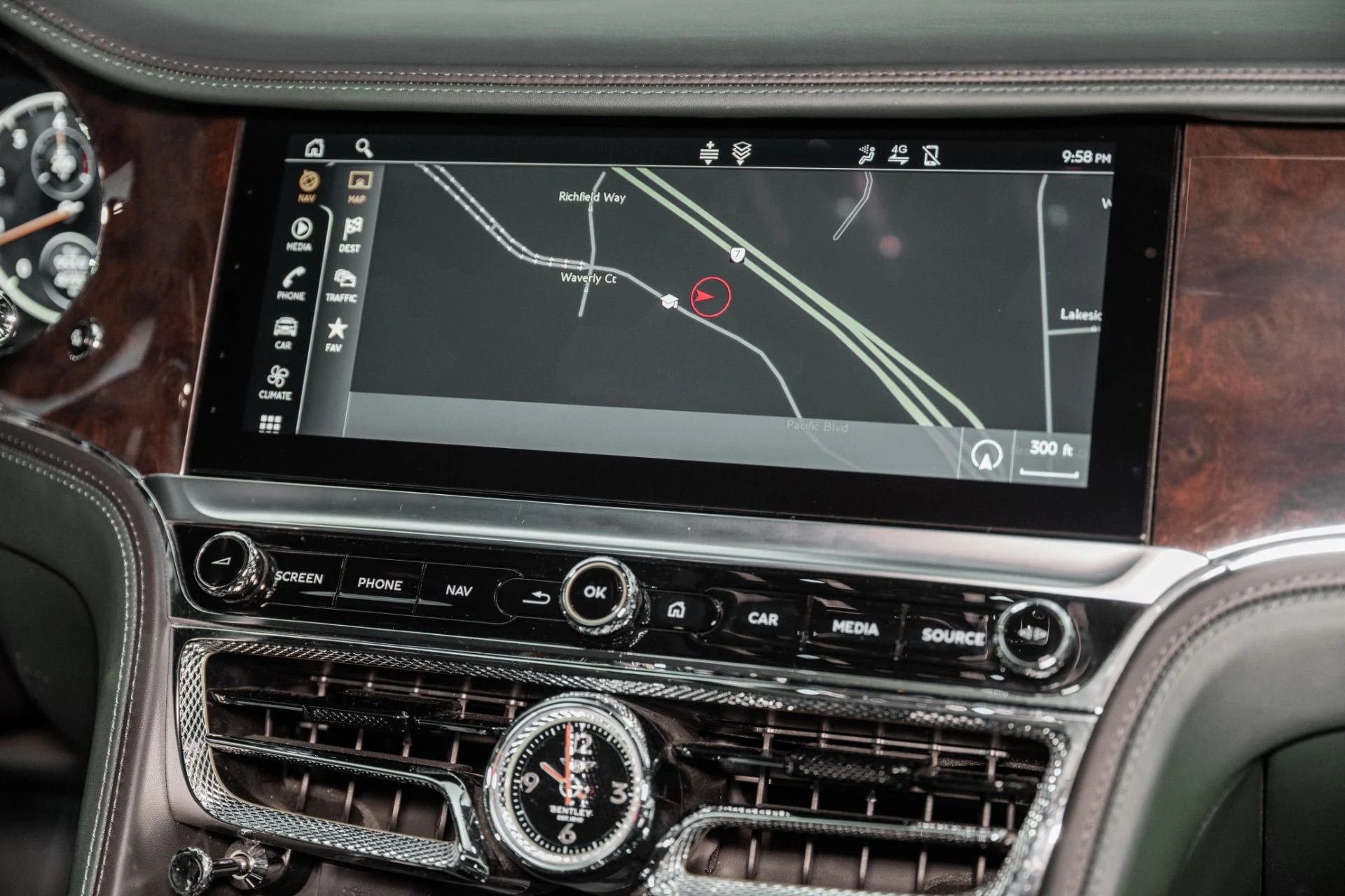 mph034_2826457618_Used_2022_Bentley_Flying_Spur_V8_1761056835_d924c2298d