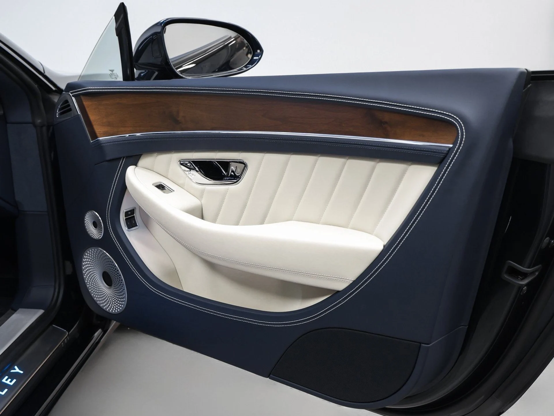 mph034_2826512461_35_acd9286bec