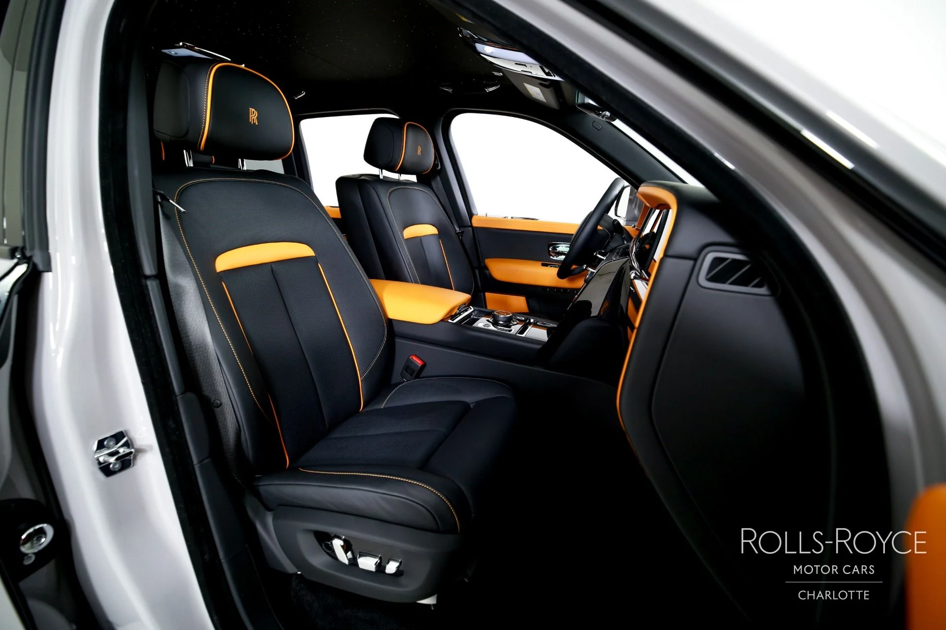 mph034_2840318392_Used_2026_Rolls_Royce_Black_Badge_Cullinan_1771362063_8fd7f68a90
