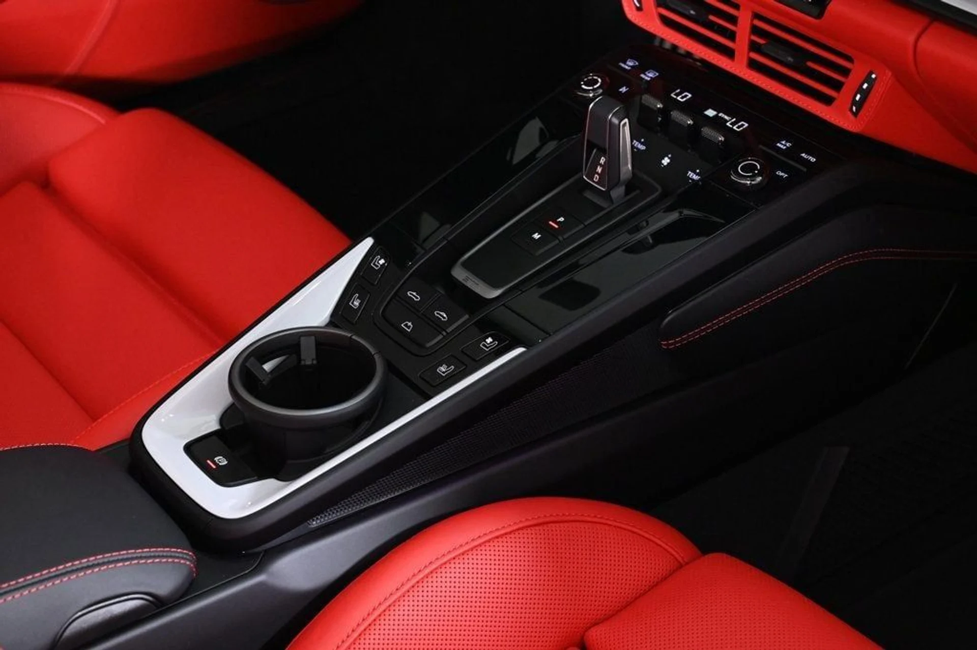 mph034_2853731562_97537a3fbd904cbcb33e57c08bcc251c_10c6560236