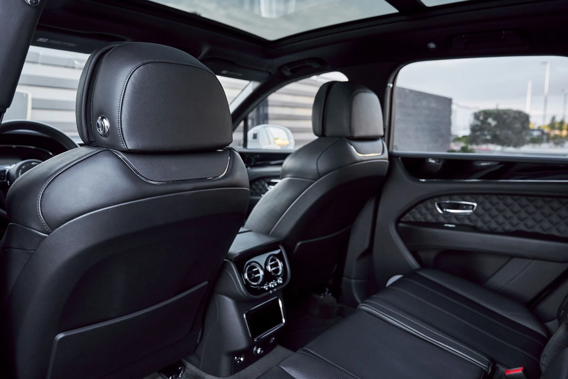 mph034_2854072251_Used_2022_Bentley_Bentayga_V8_1768246141_62e4fb3434