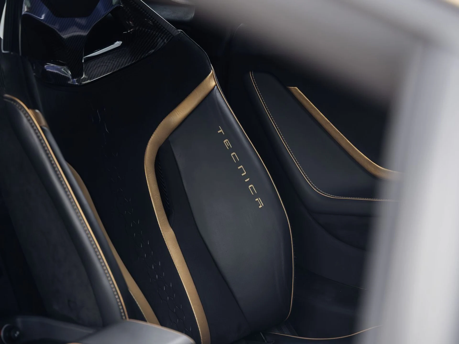 mph034_2862153740_35_3f702f3dba