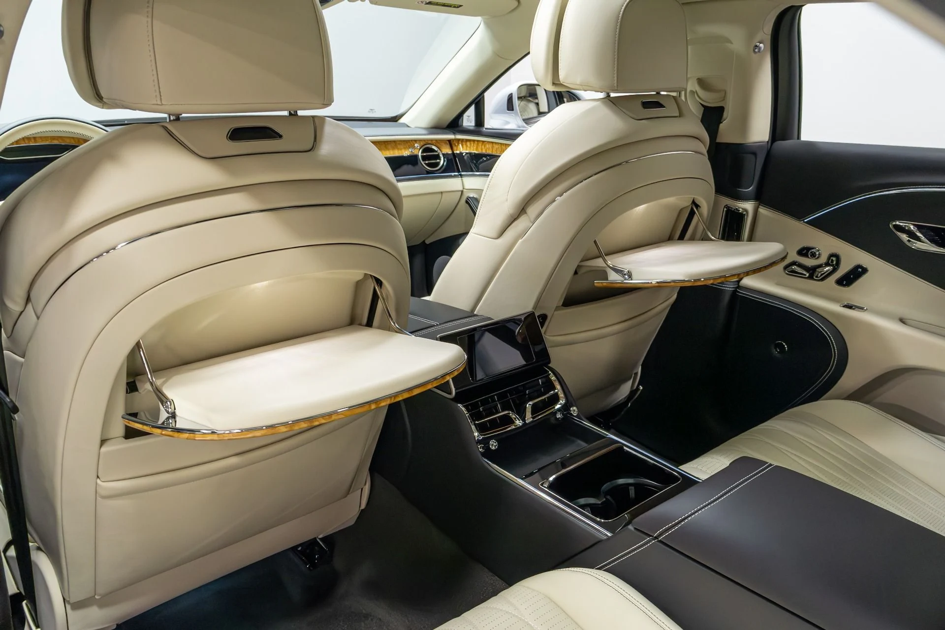 mph034_2862977379_Used_2021_Bentley_Flying_Spur_W12_1772666284_5b183754f5