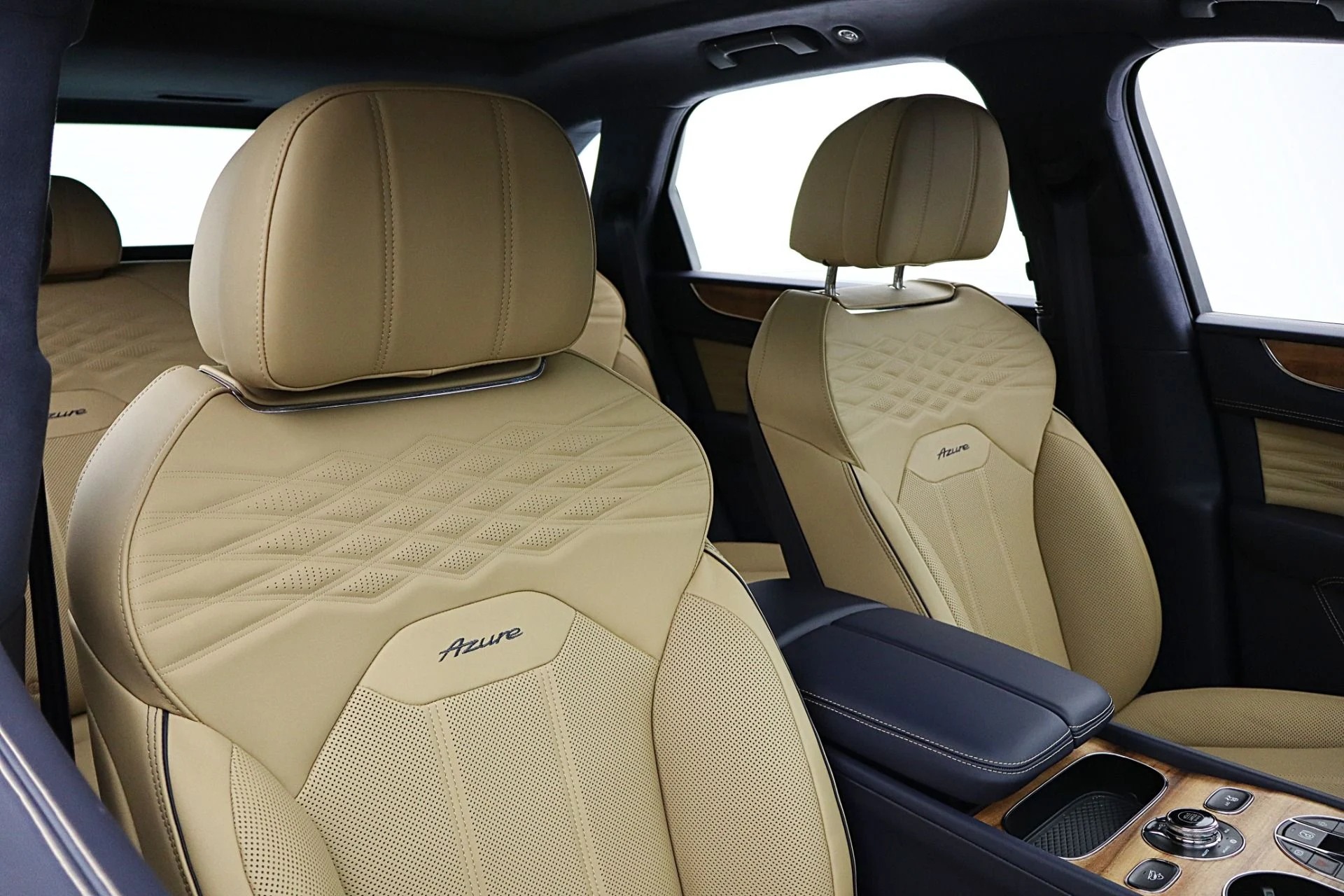 mph034_2863747474_Used_2025_Bentley_Bentayga_Azure_V8_LEASE_OPTIONS_AVAILABLE_e3afe97ac7