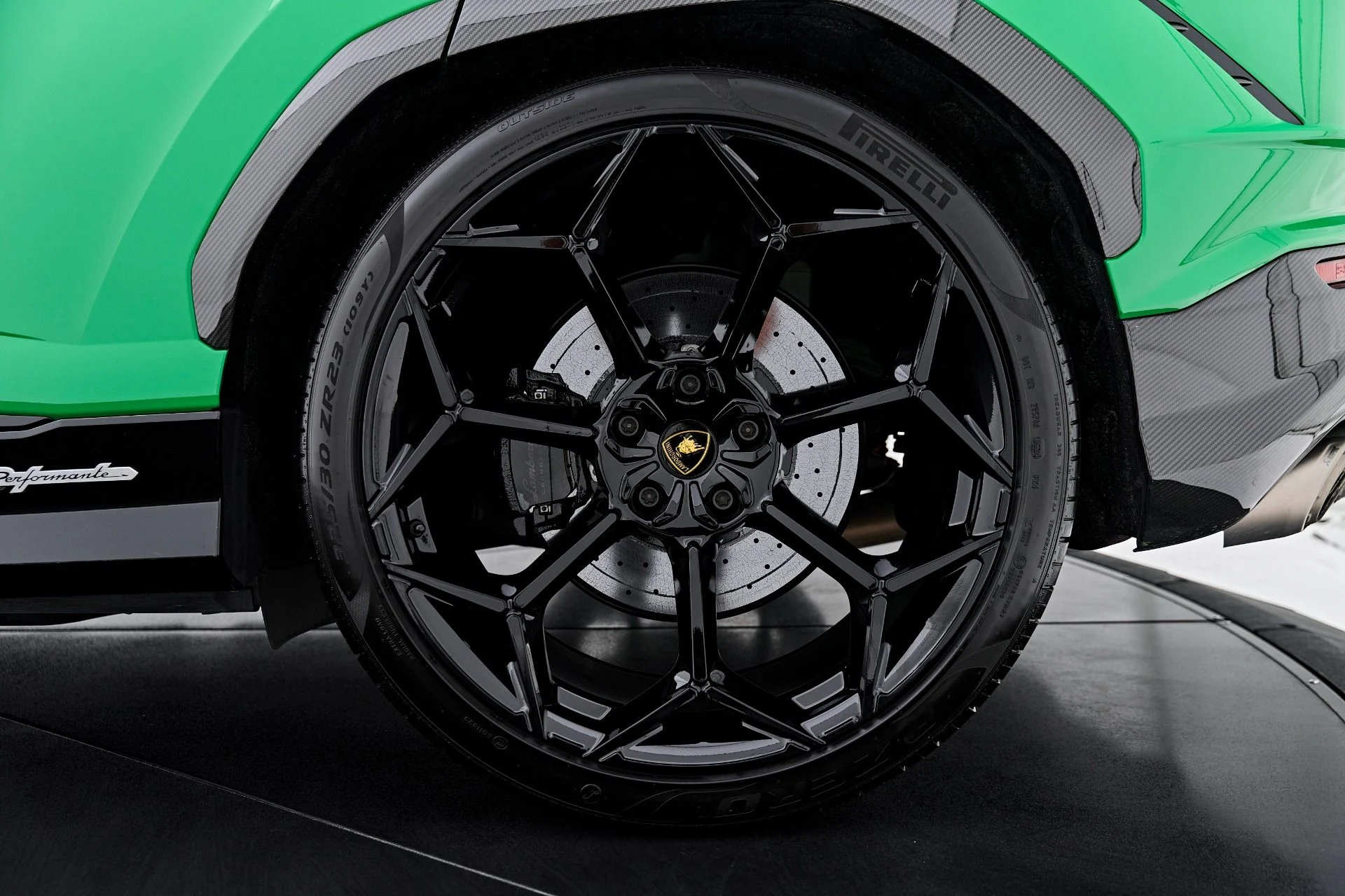 mph034_2868161977_Used_2023_Lamborghini_Urus_Performante_1788571163_a7d1b12180