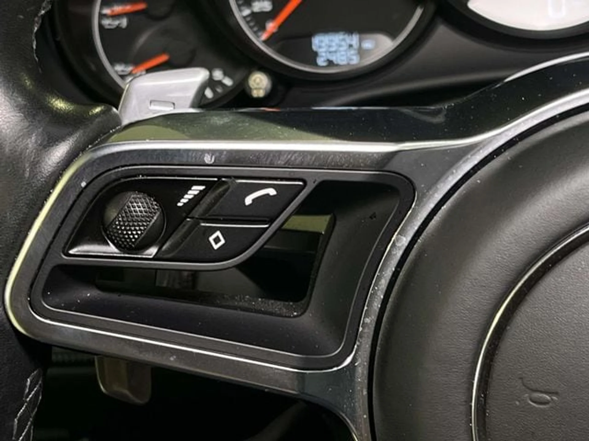 mph034_2879754396_18afd96d69d85a59c4f8d9de36e59da4x_32d2c2801f