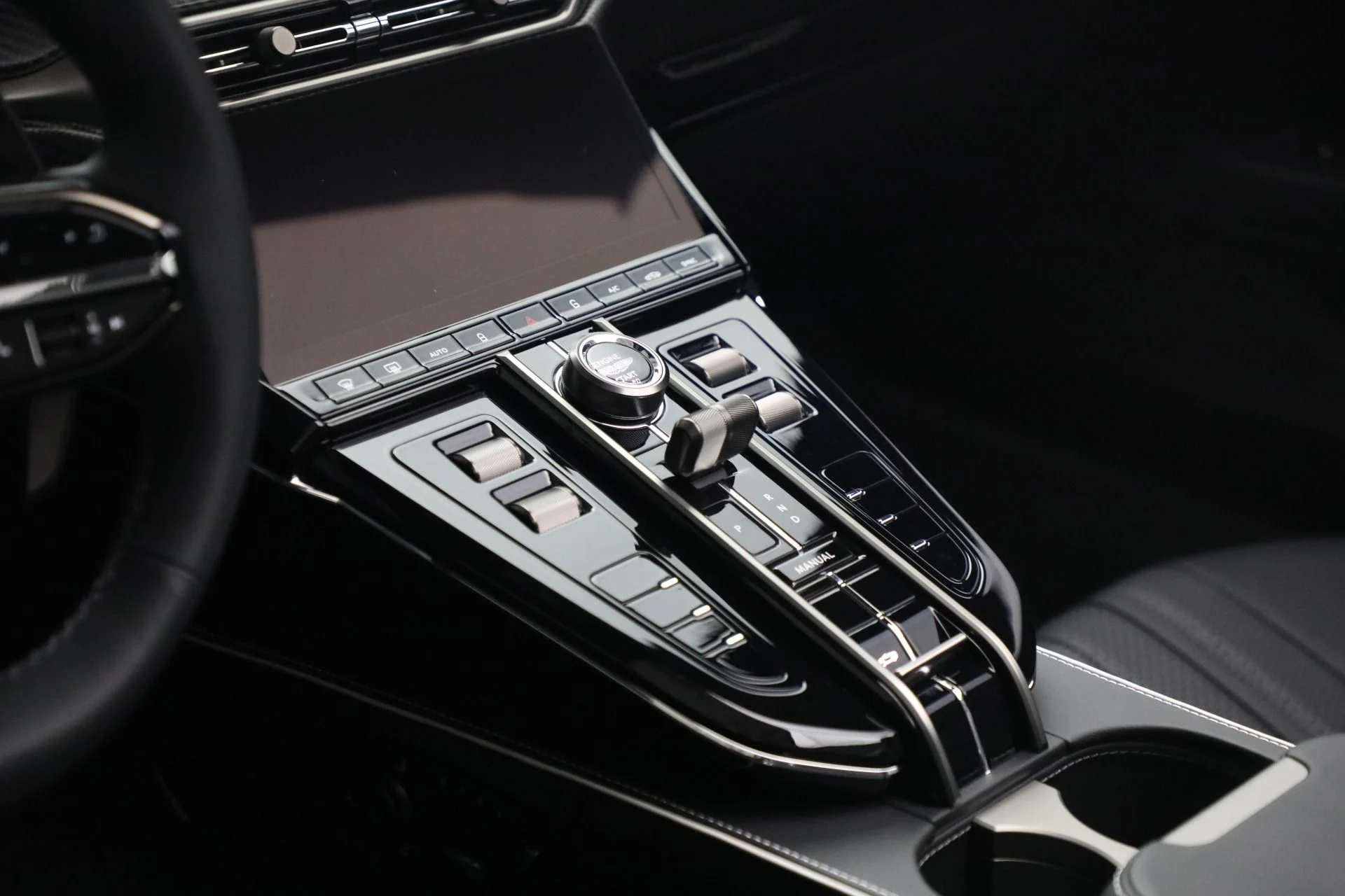 mph034_2885084468_New_2026_Aston_Martin_Vantage_Roadster_1762286675_354069cefe