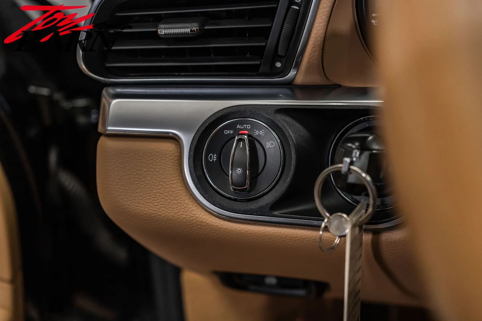 mph034_288599976_2ace9427c5adf731c84ebed12f222553x_41b32cb1b1