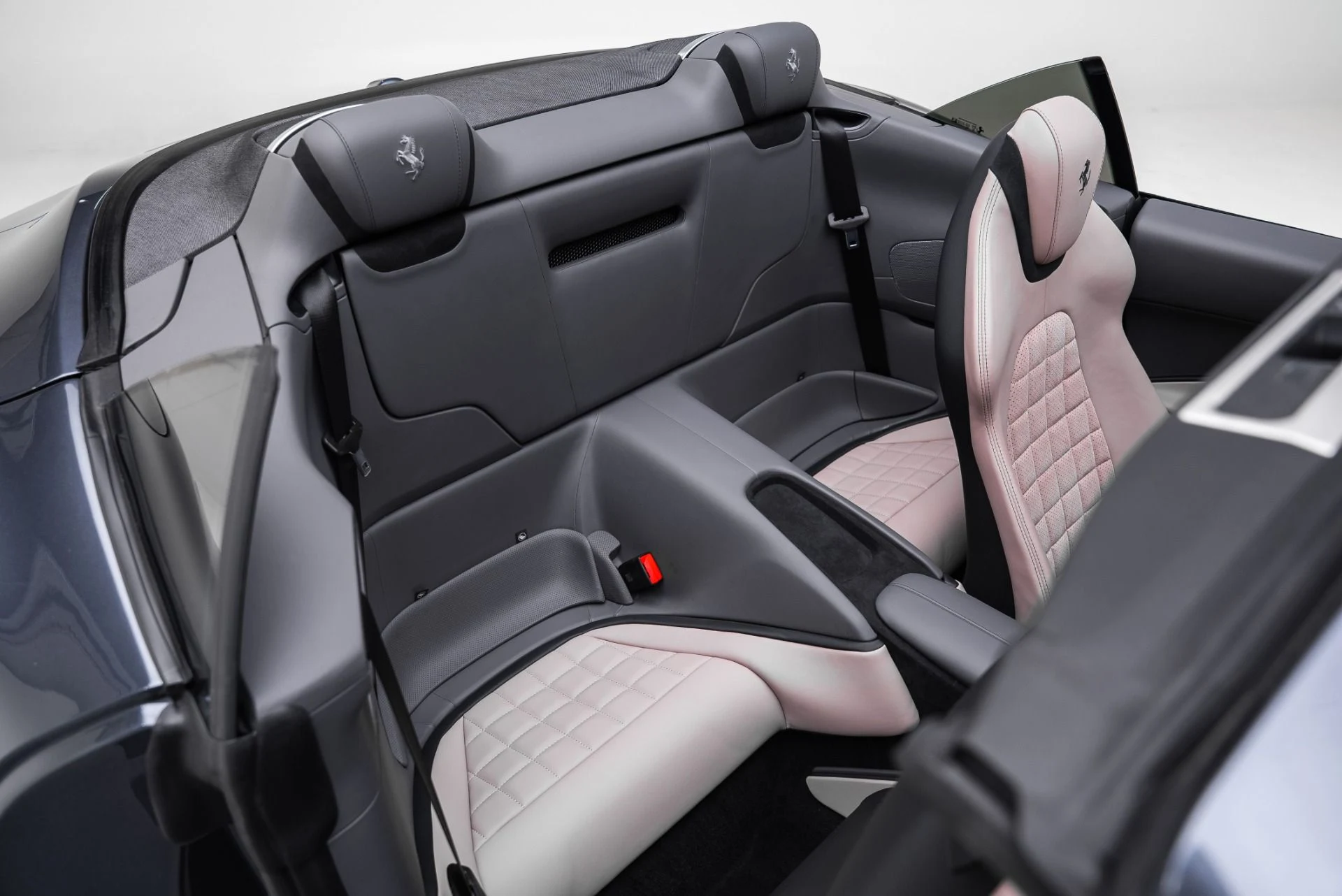 mph034_2887625167_Used_2025_Ferrari_Roma_Spider_1767891771_29a8fc2b39