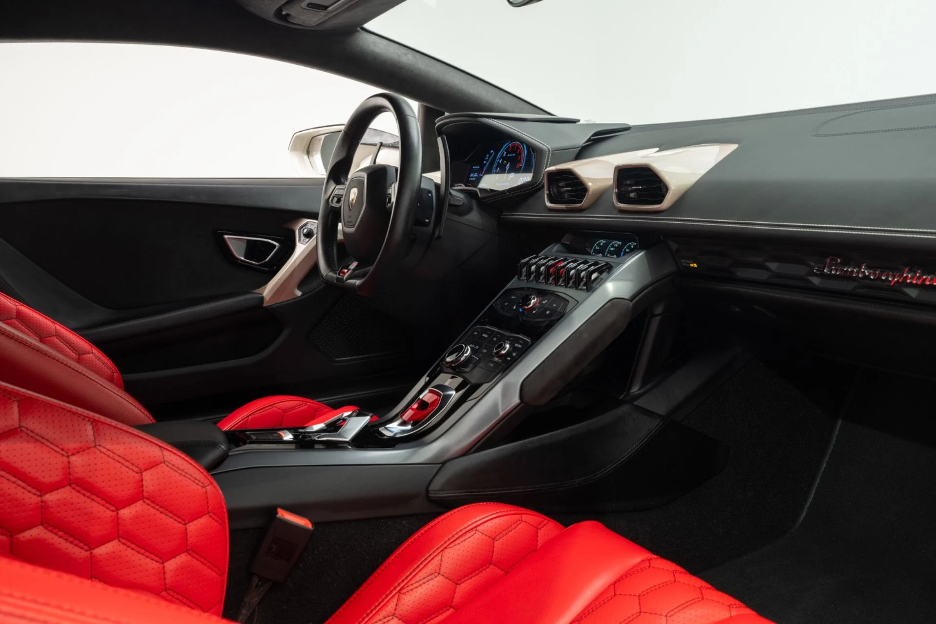 mph034_2891544064_Used_2015_Lamborghini_Huracan_LP_610_4_1777064635_0147972649